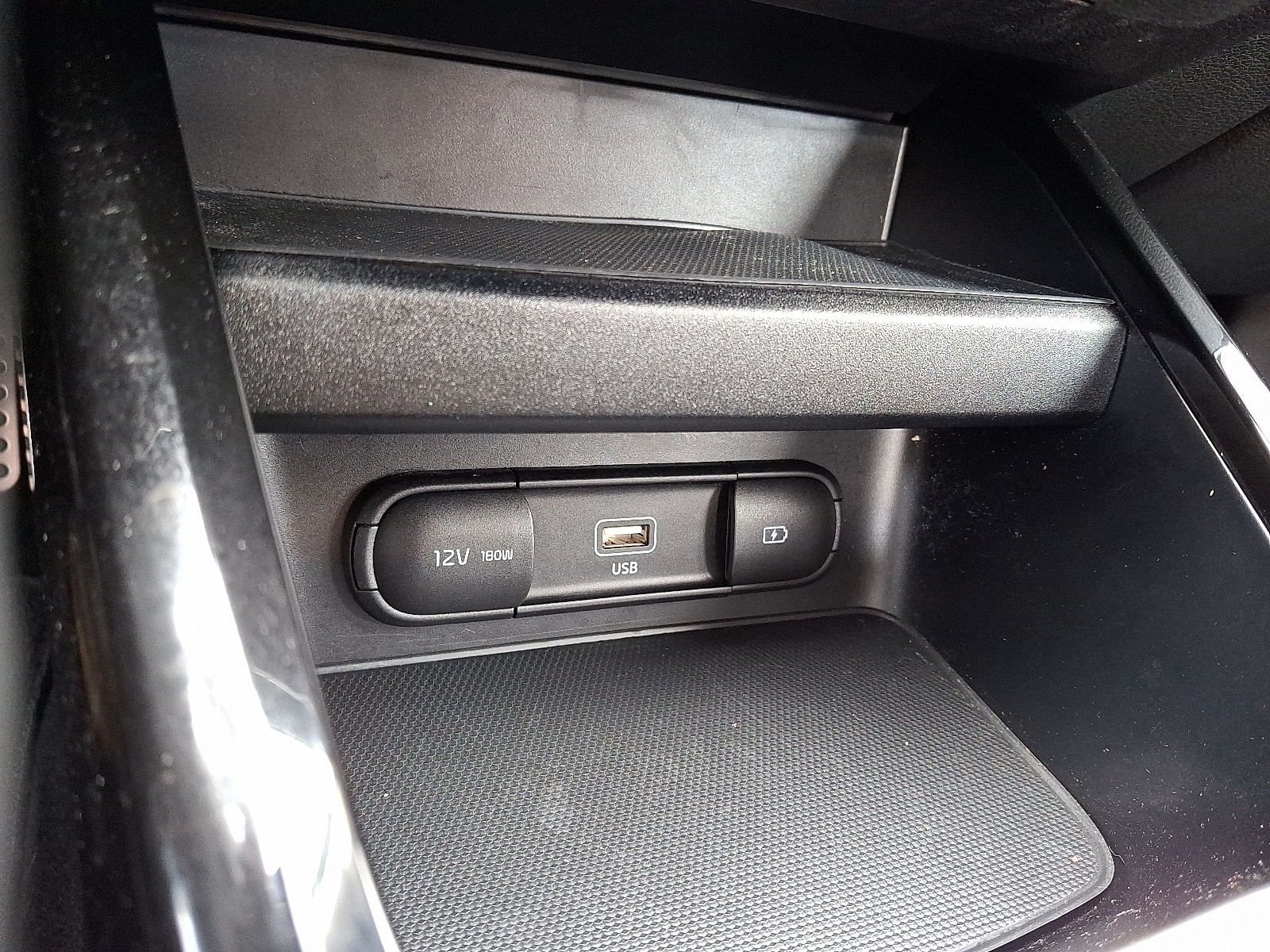 Vehicle image 24 of 30