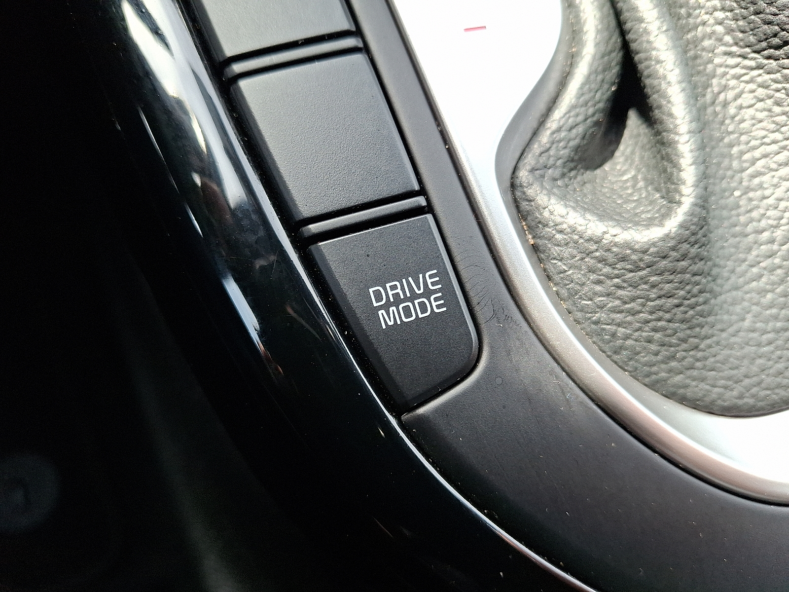 Vehicle image 23 of 30