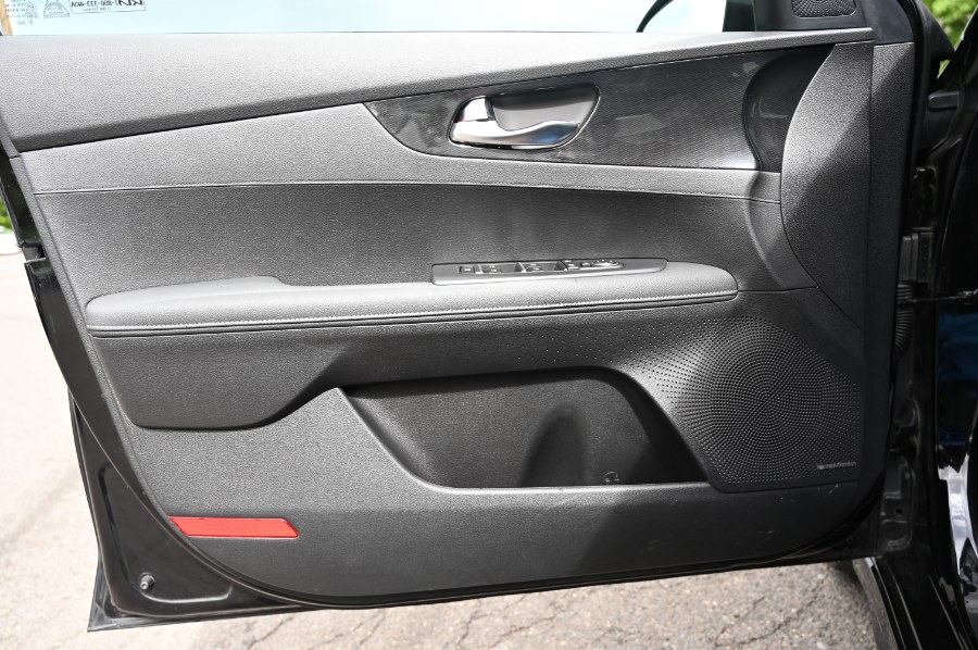 Vehicle image 17 of 29