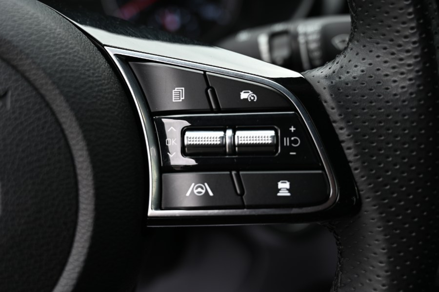 Vehicle image 21 of 29