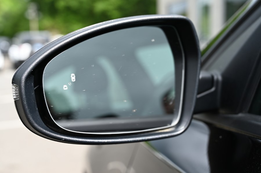 Vehicle image 11 of 29