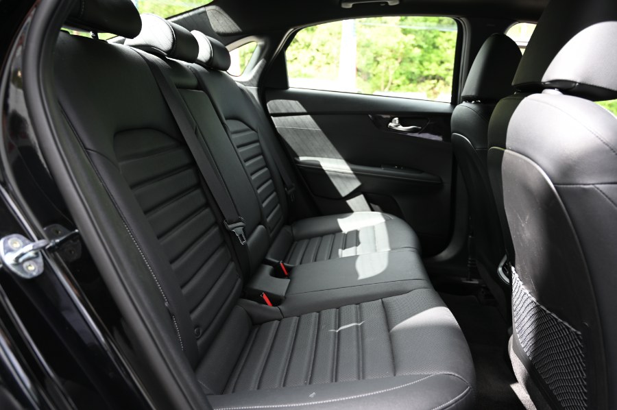 Vehicle image 15 of 29