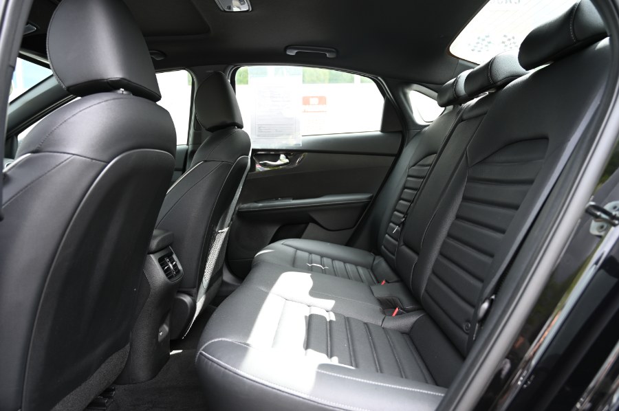 Vehicle image 14 of 29