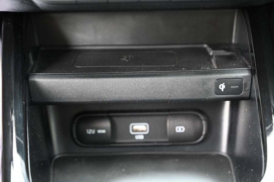 Vehicle image 25 of 29