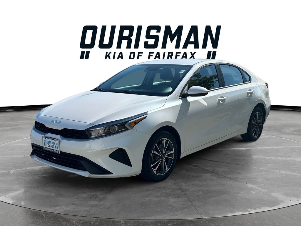 2023 Kia Forte LXS Image 1 of 29