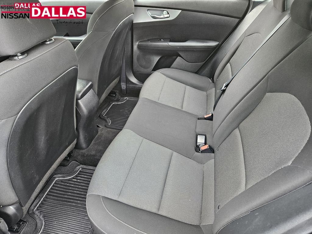 Vehicle image 31 of 33