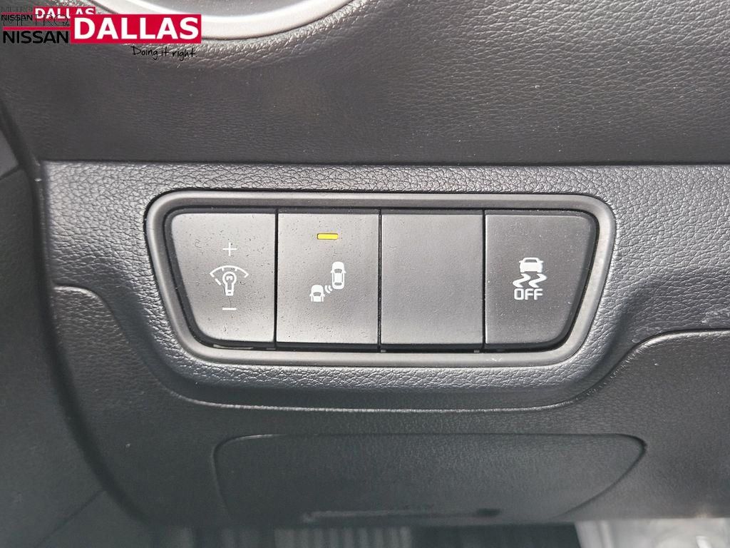 Vehicle image 24 of 33