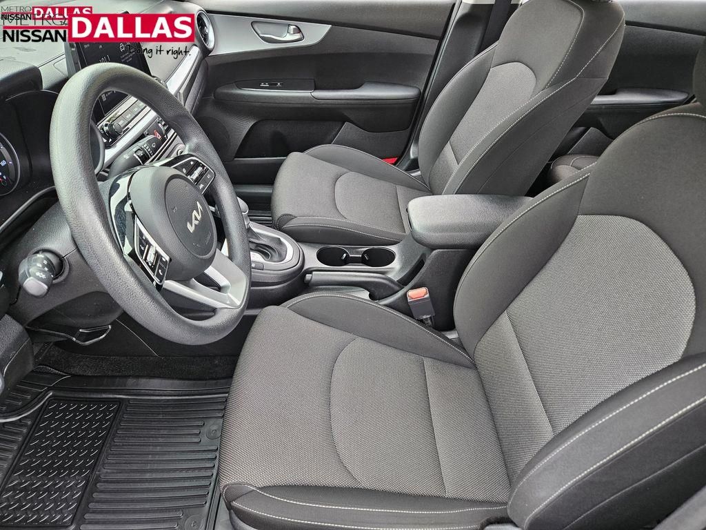 Vehicle image 16 of 33