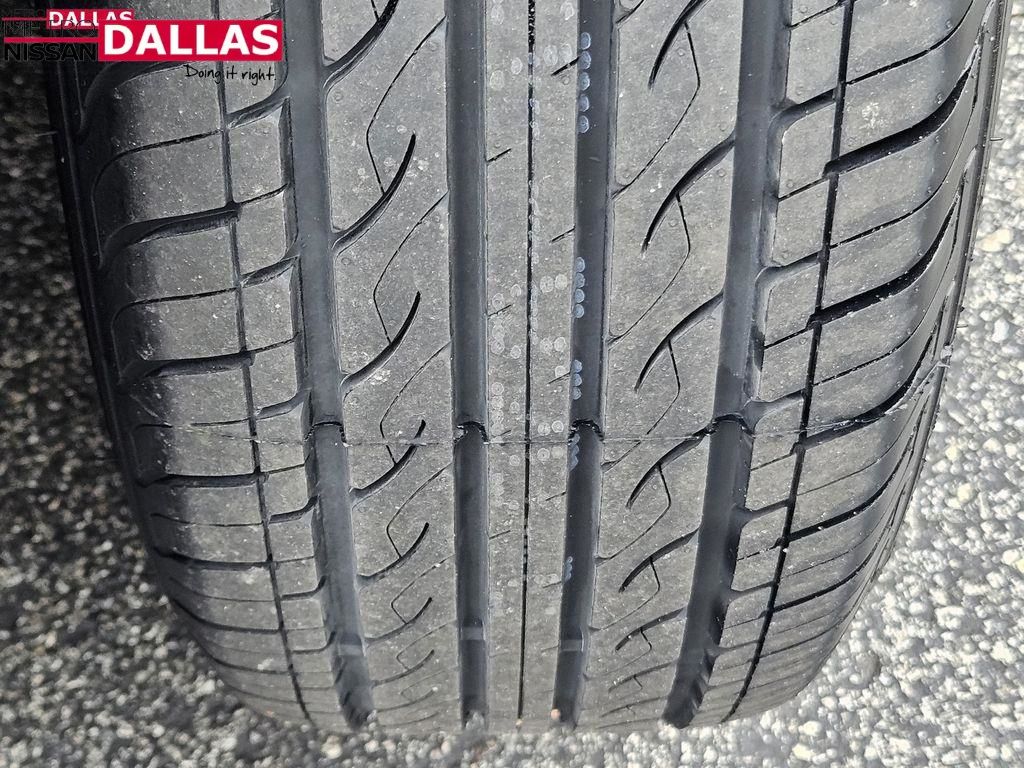 Vehicle image 14 of 33