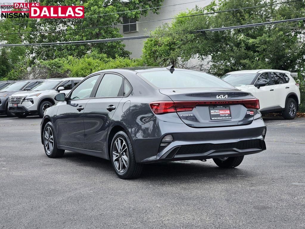 Vehicle image 9 of 33