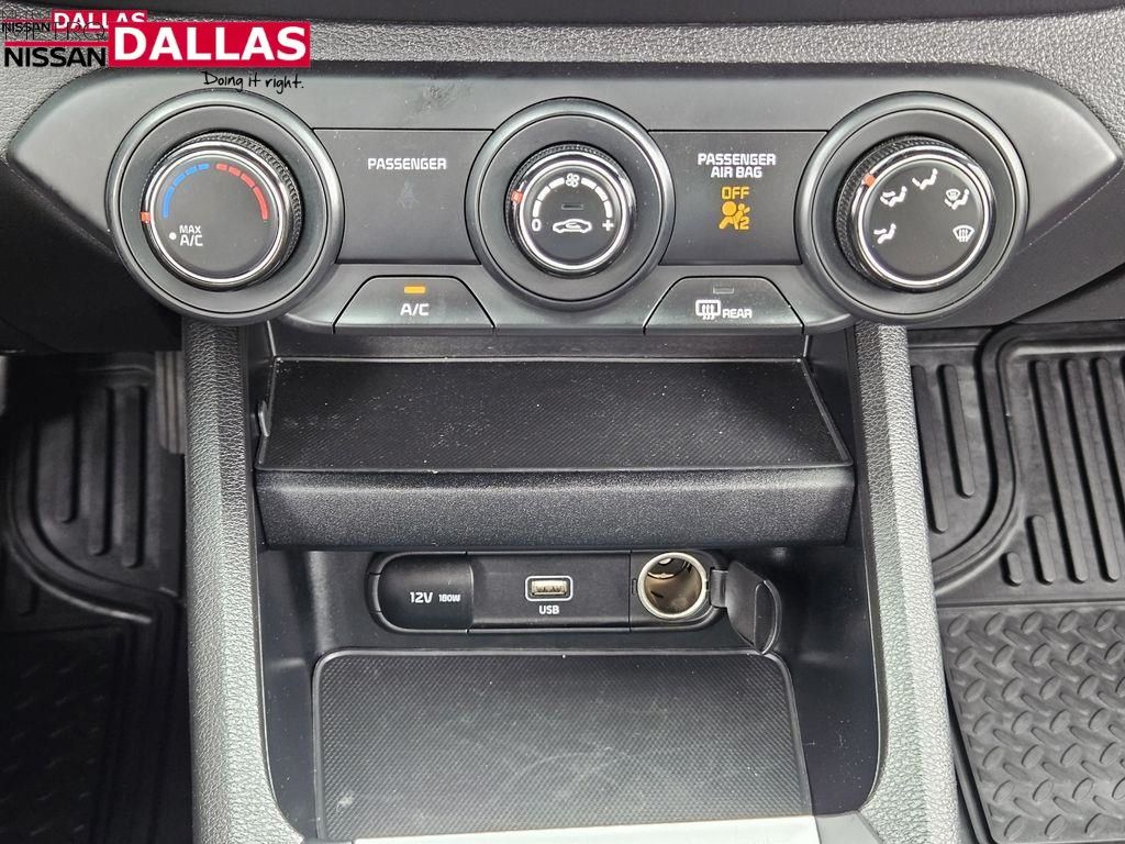 Vehicle image 22 of 33