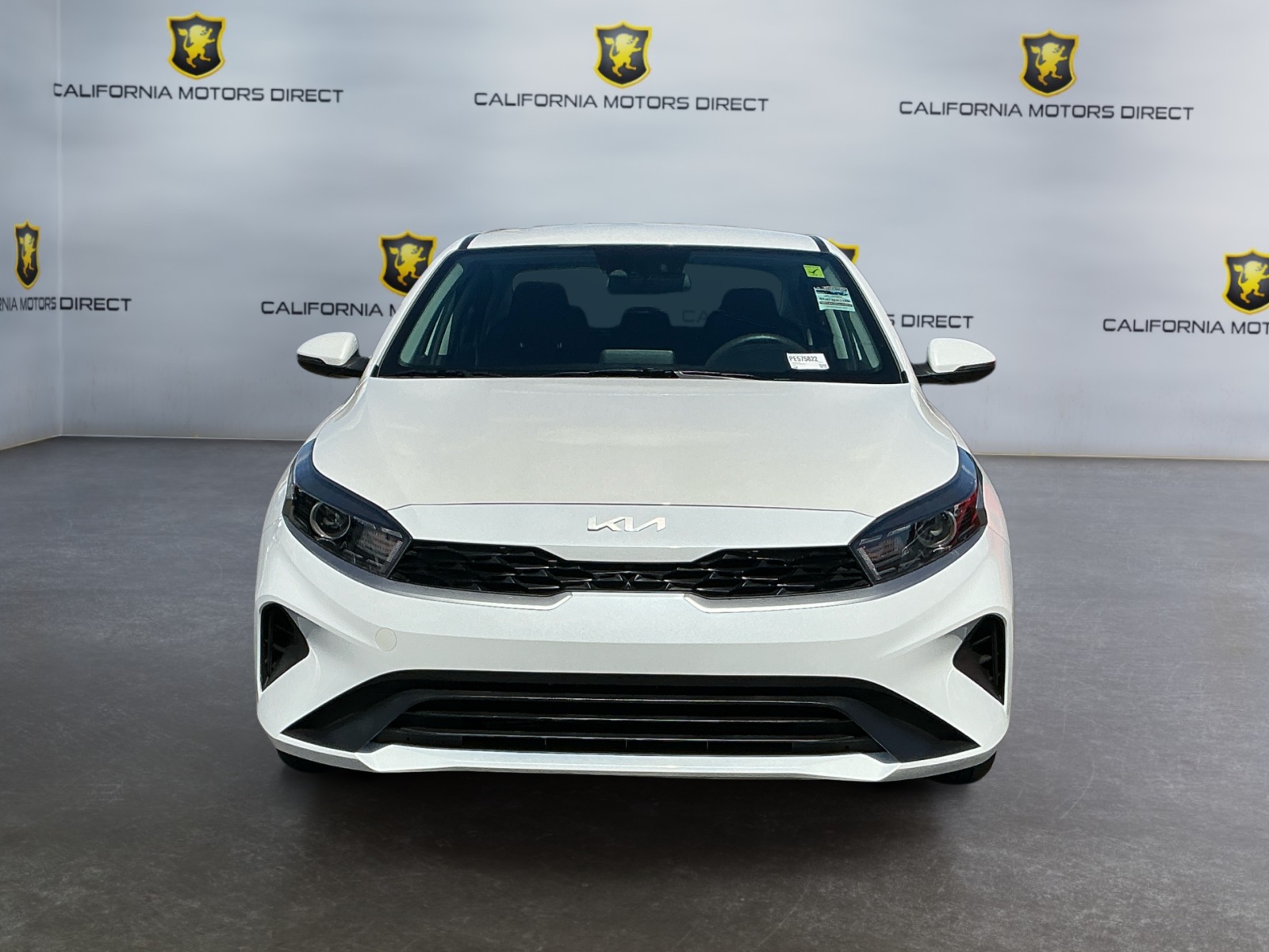 2023 Kia Forte LXS Image 2 of 26