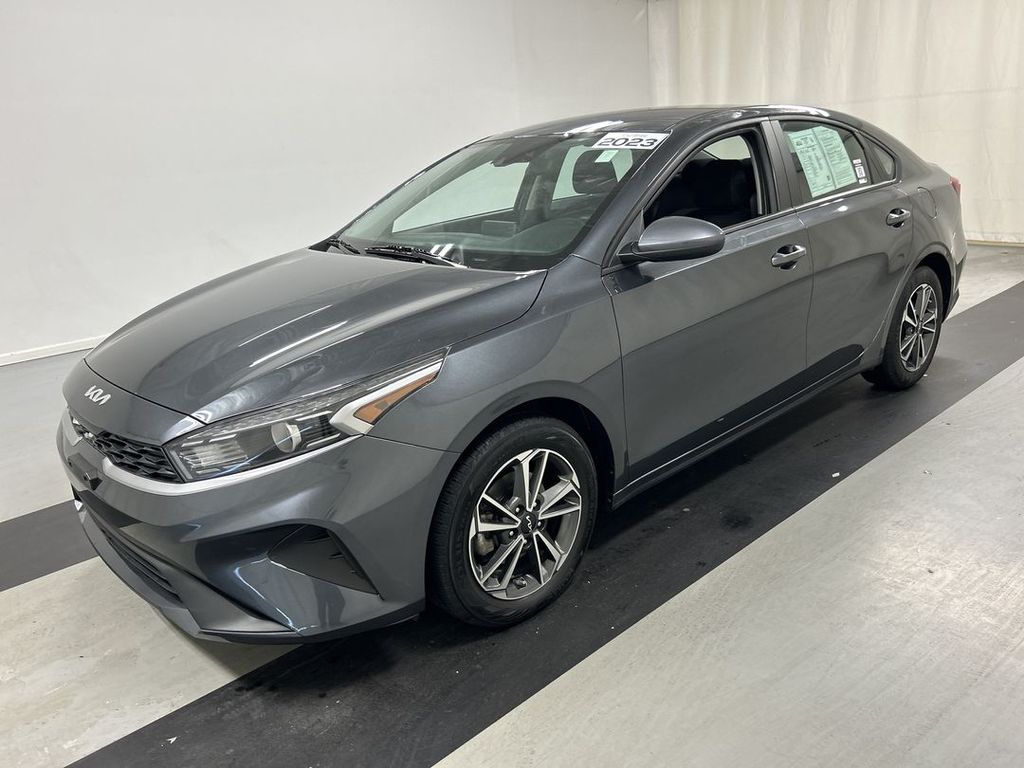 2023 Kia Forte LXS Image 1 of 23