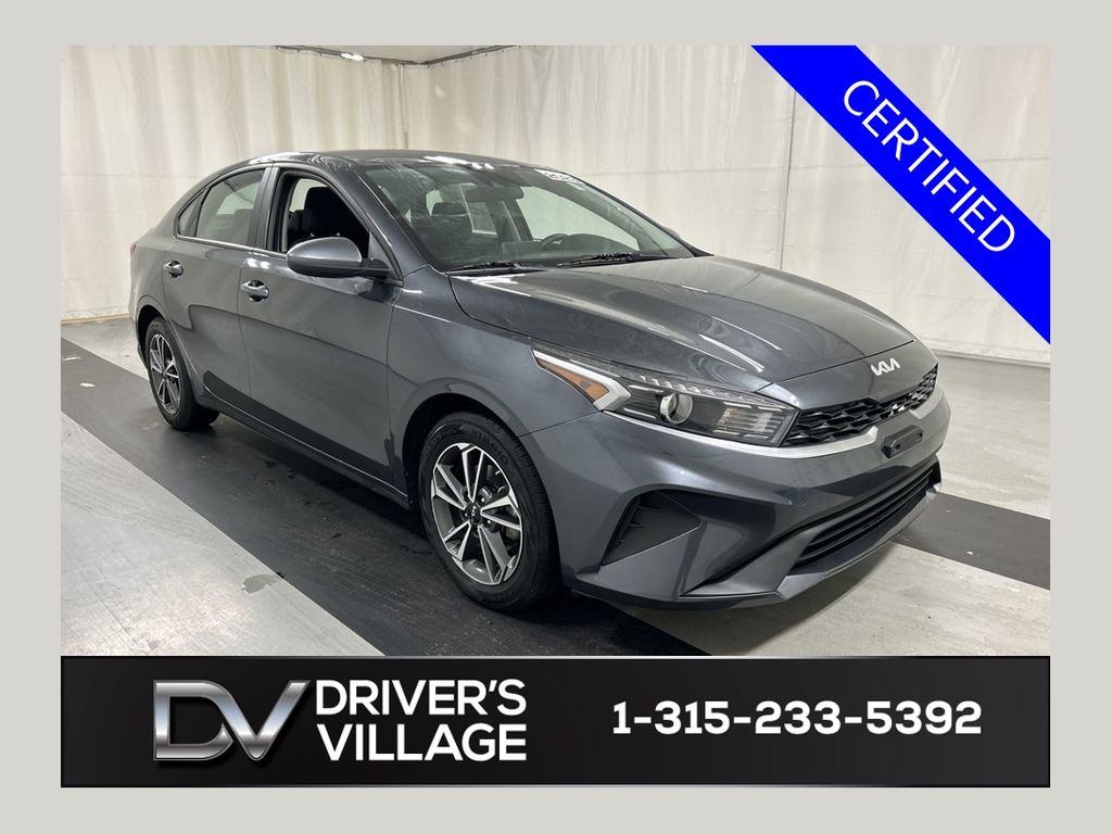 2023 Kia Forte LXS Image 3 of 23
