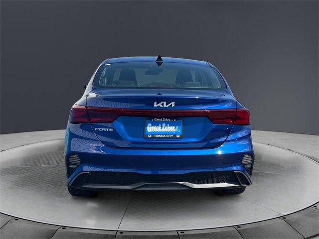 Vehicle image 6 of 15