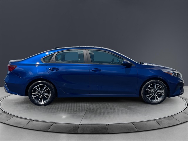 Vehicle image 4 of 15