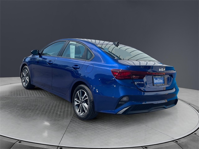 Vehicle image 7 of 15