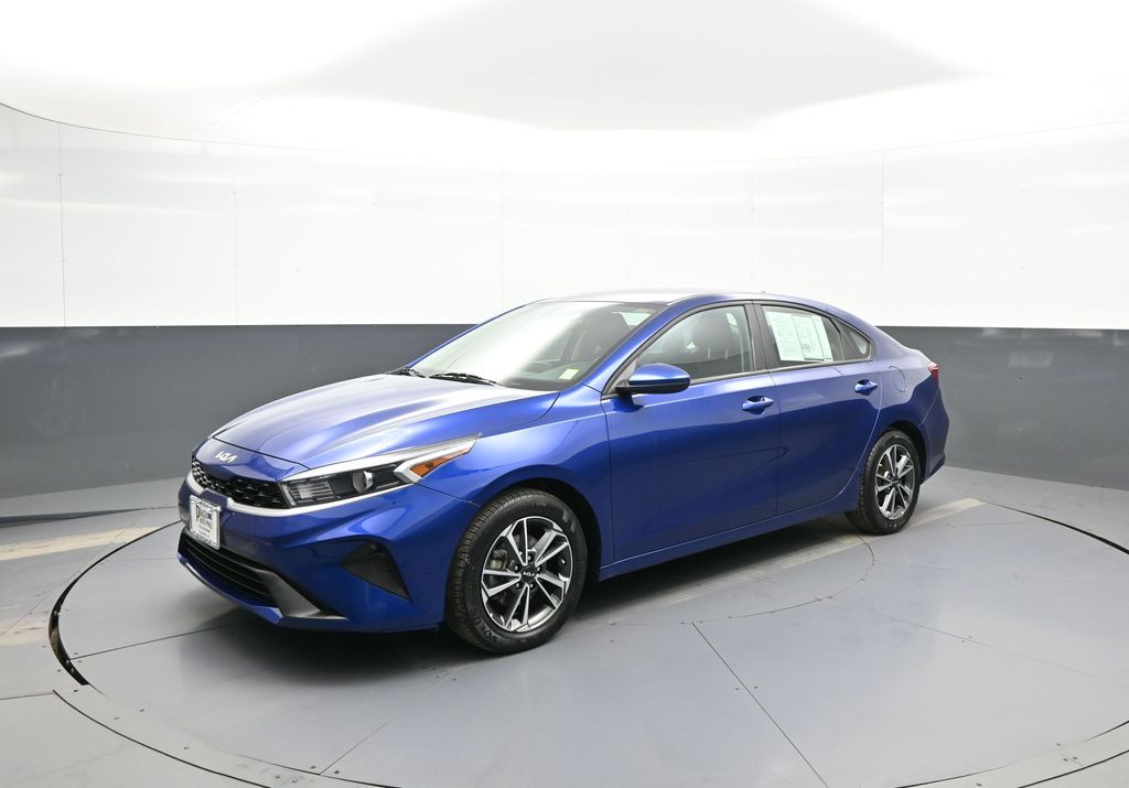 2023 Kia Forte LXS Image 1 of 47