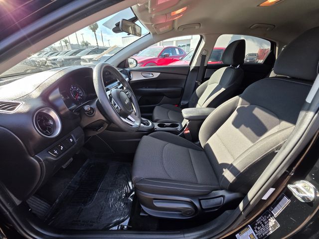 2023 Kia Forte LXS Image 31 of 35