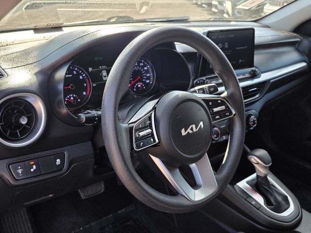 2023 Kia Forte LXS Image 14 of 35