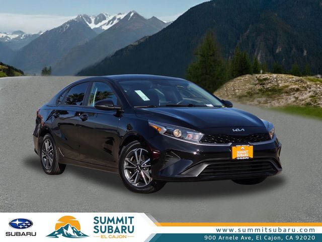 2023 Kia Forte LXS Image 4 of 35