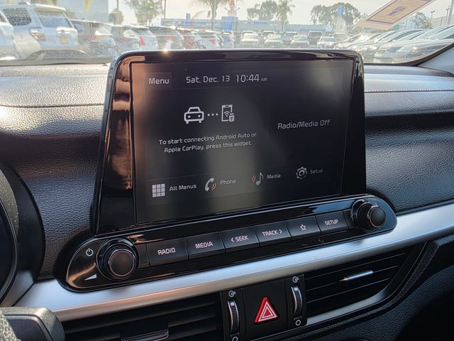 2023 Kia Forte LXS Image 18 of 35