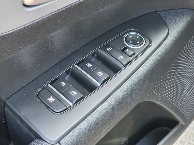 2023 Kia Forte LXS Image 34 of 35