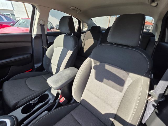 2023 Kia Forte LXS Image 9 of 35