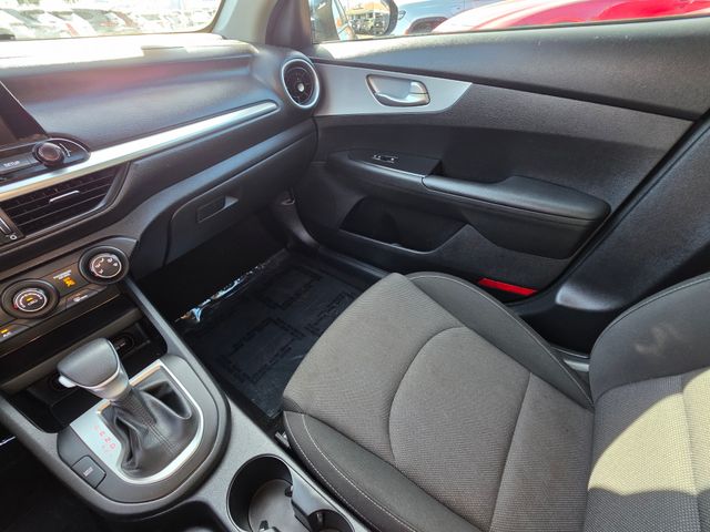 2023 Kia Forte LXS Image 12 of 35