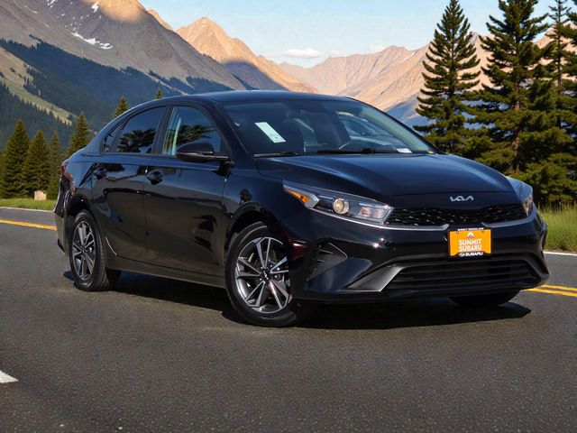 2023 Kia Forte LXS Image 3 of 35
