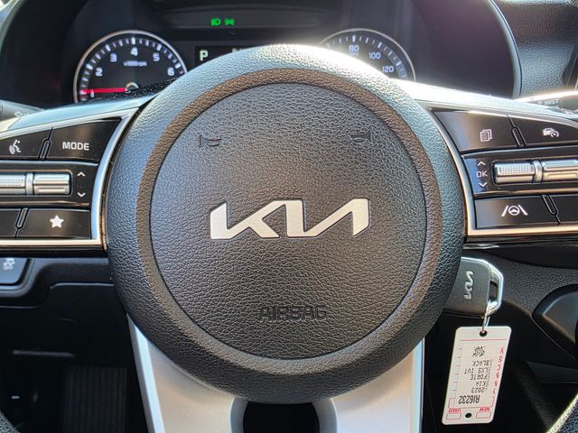 2023 Kia Forte LXS Image 16 of 35