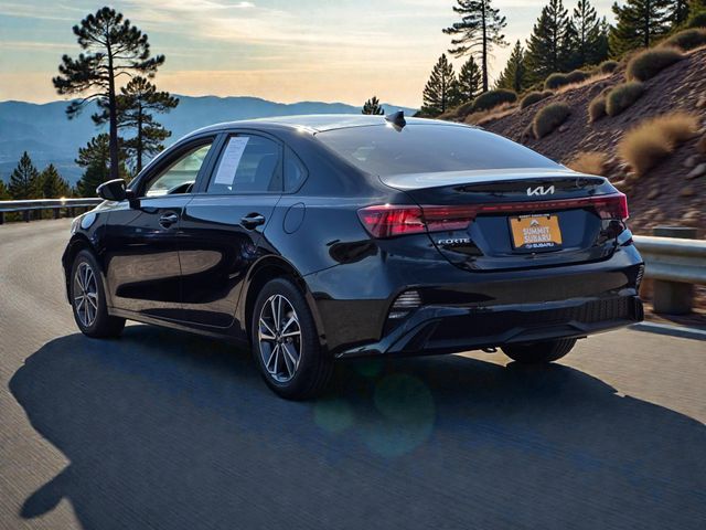 2023 Kia Forte LXS Image 6 of 35