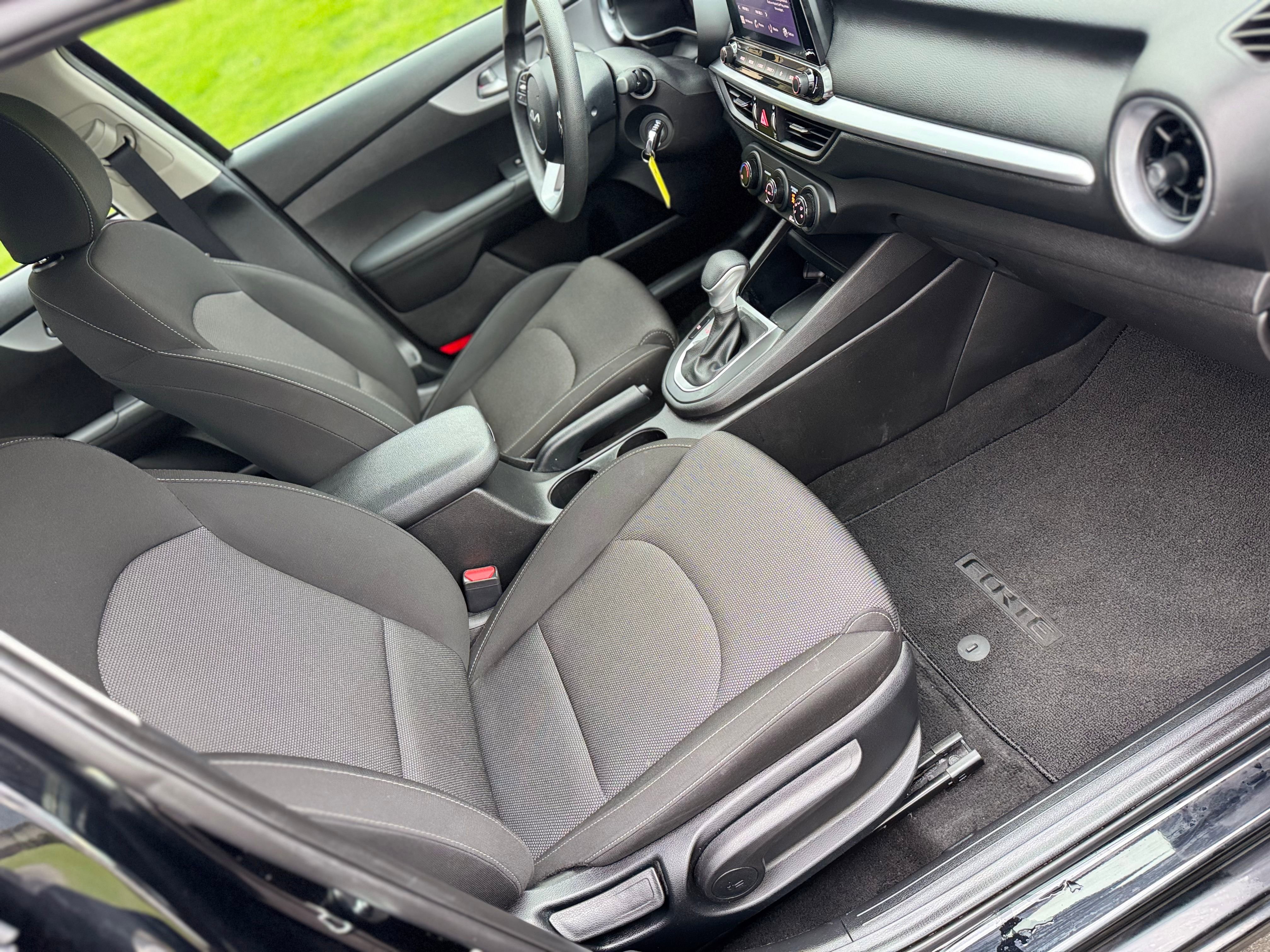 Vehicle image 14 of 20