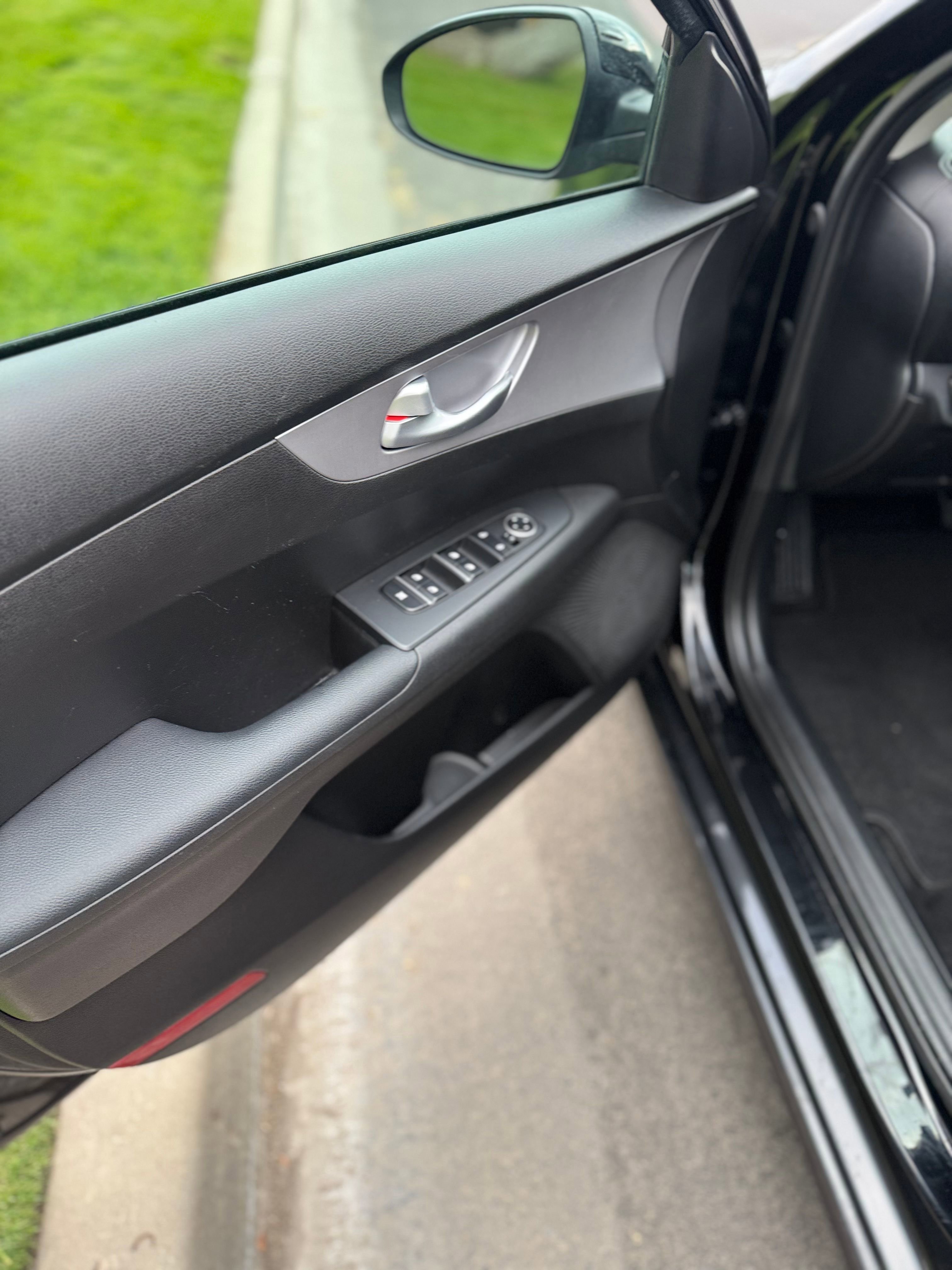 Vehicle image 7 of 20