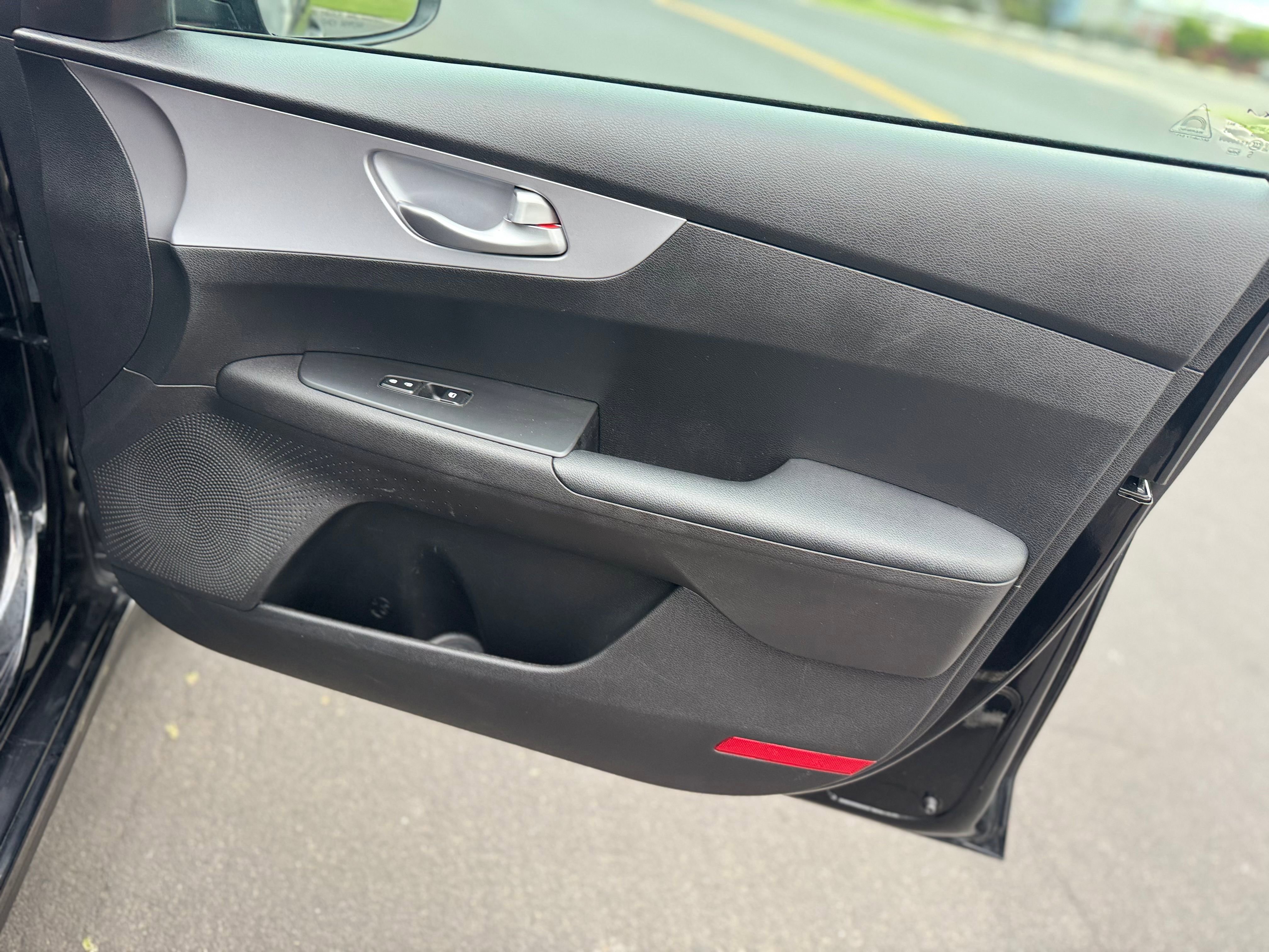 Vehicle image 15 of 20