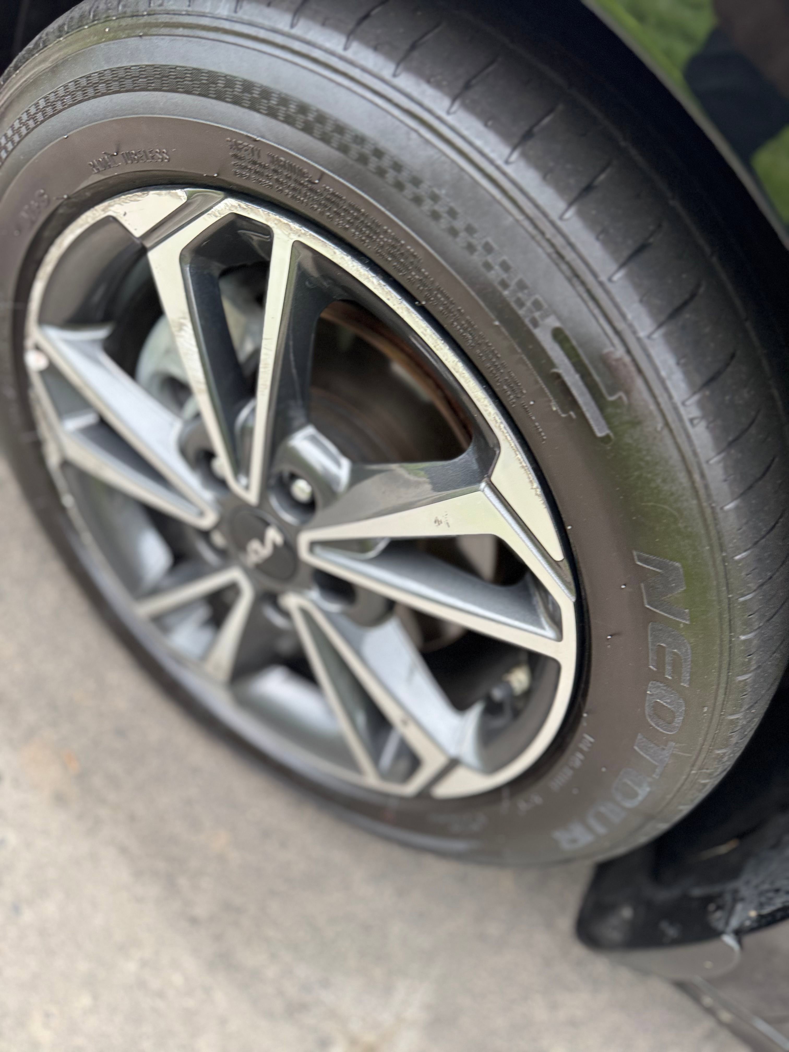Vehicle image 8 of 20