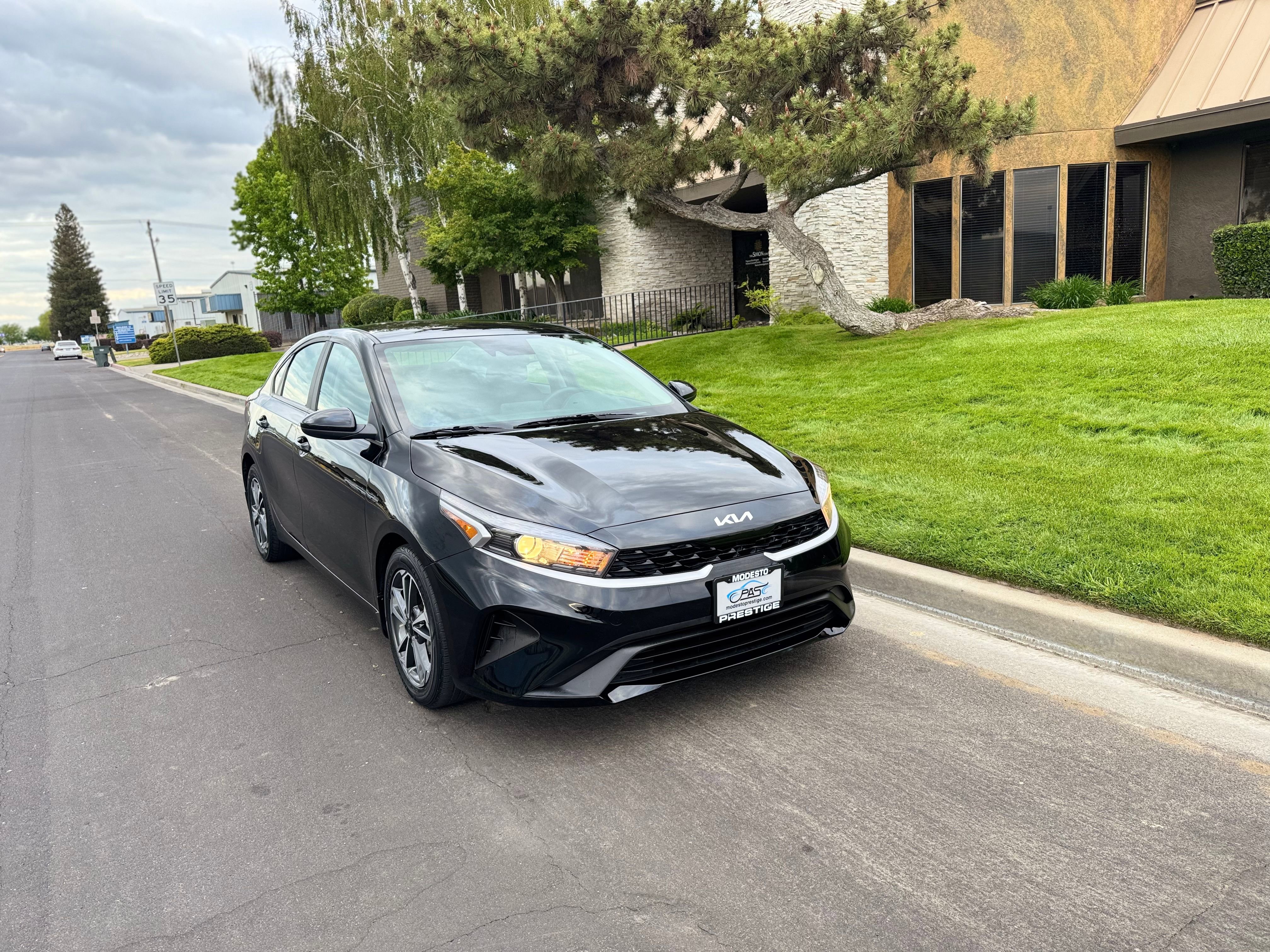 Vehicle image 4 of 20