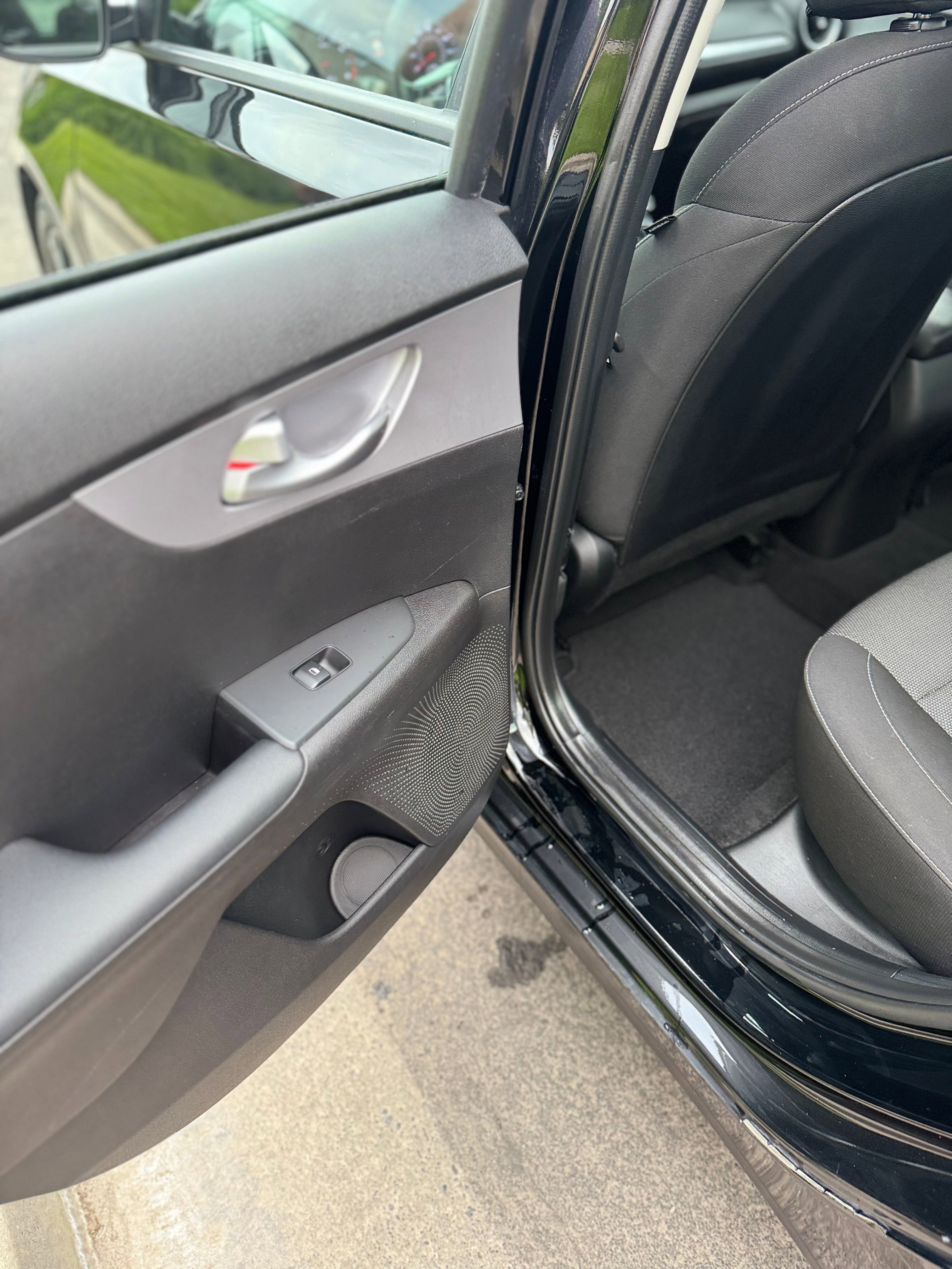 Vehicle image 12 of 20