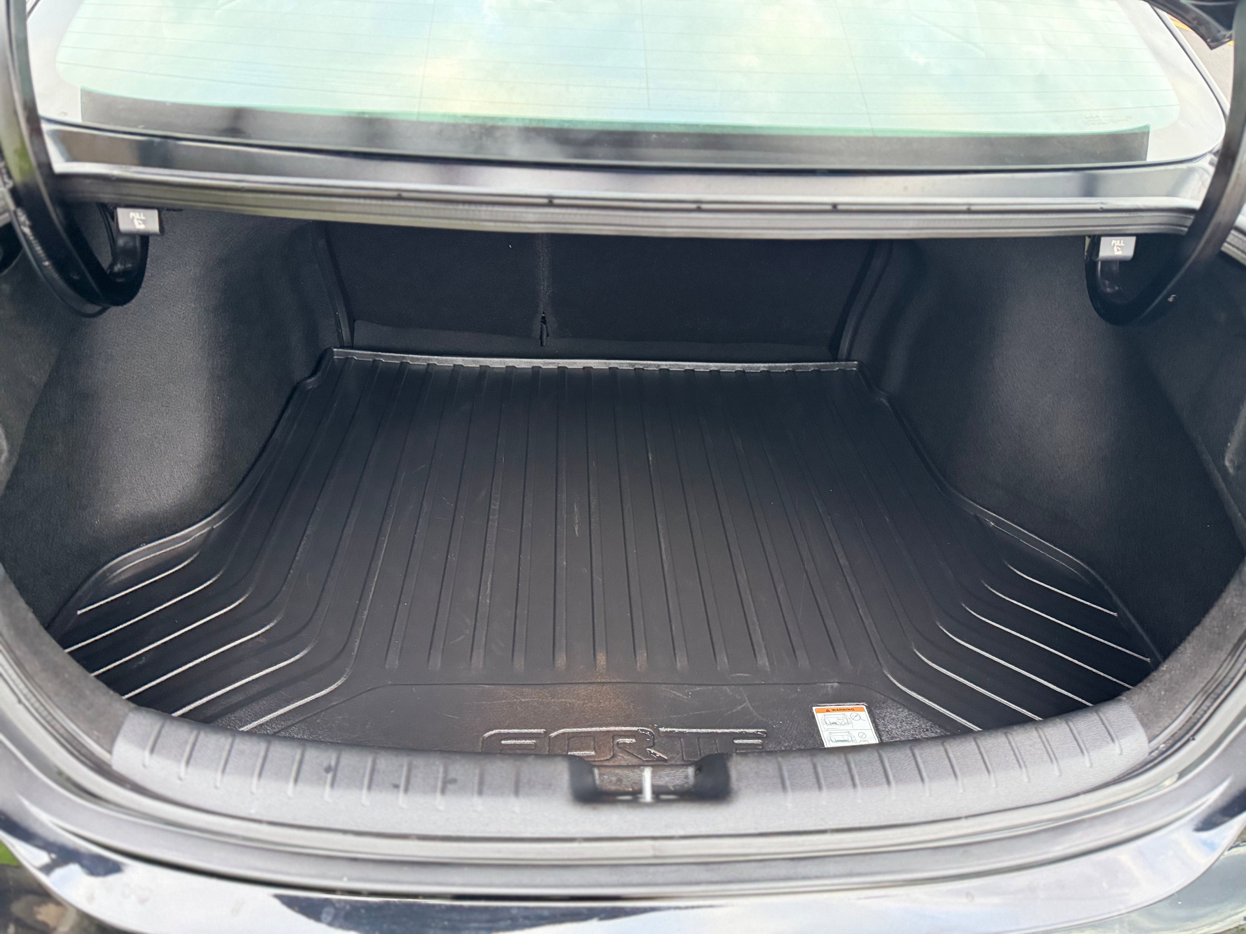 Vehicle image 10 of 20