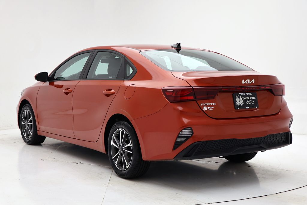 2023 Kia Forte LXS Image 6 of 26