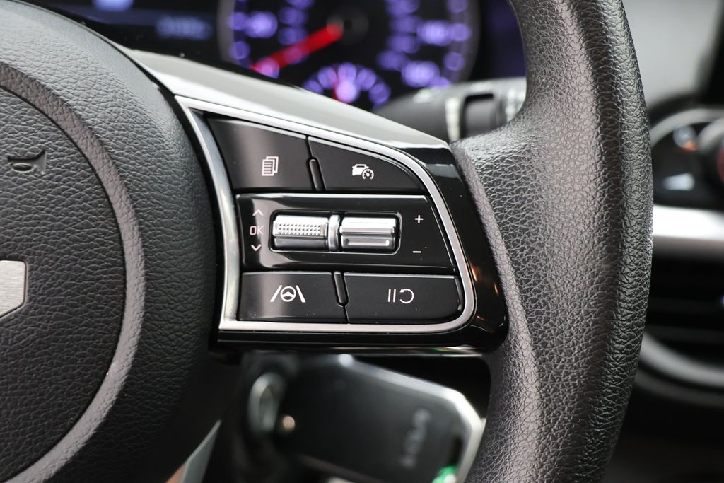 2023 Kia Forte LXS Image 19 of 26