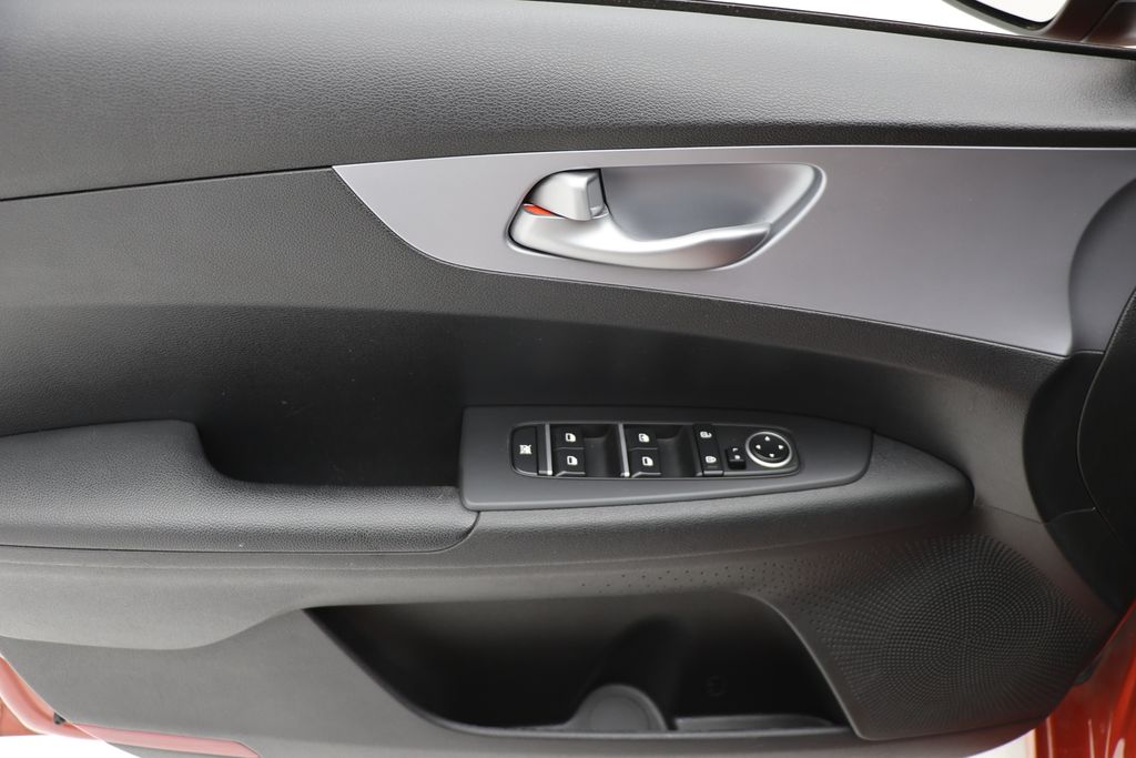 2023 Kia Forte LXS Image 14 of 26
