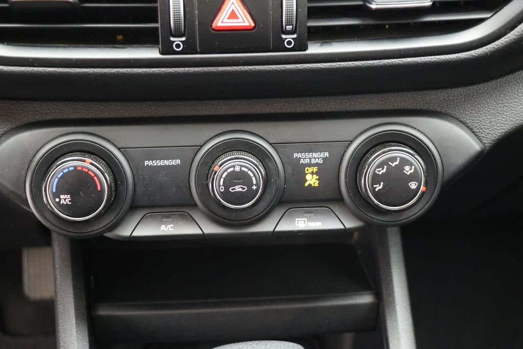 2023 Kia Forte LXS Image 21 of 26