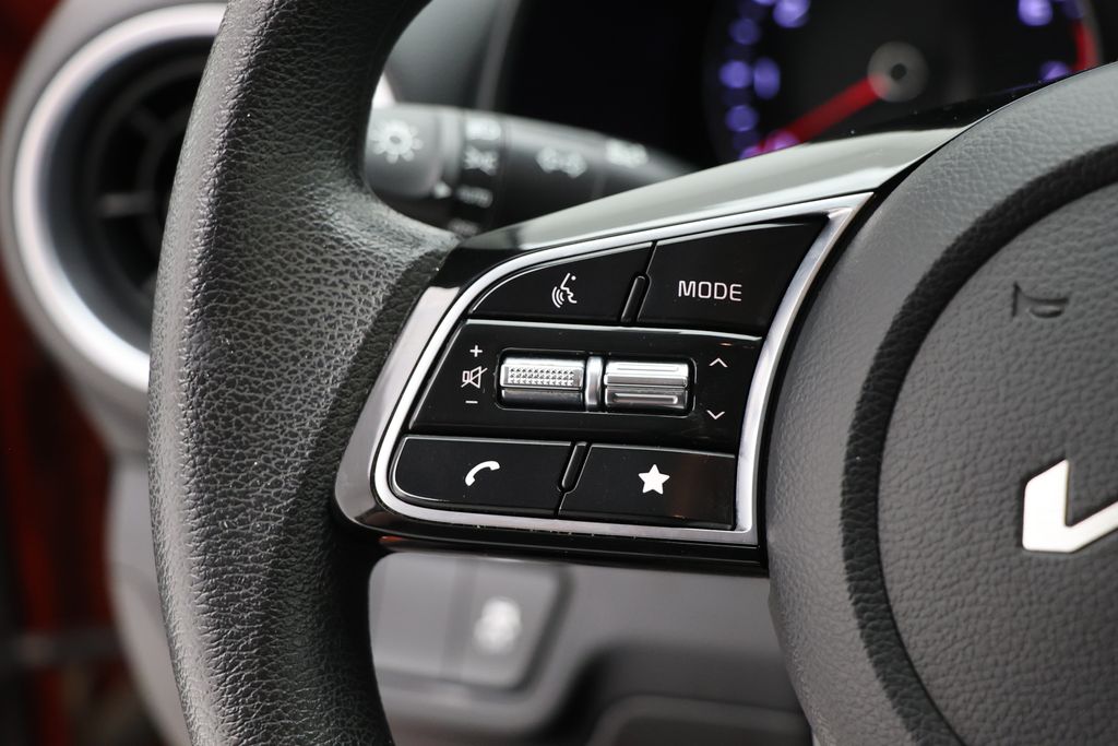 2023 Kia Forte LXS Image 18 of 26