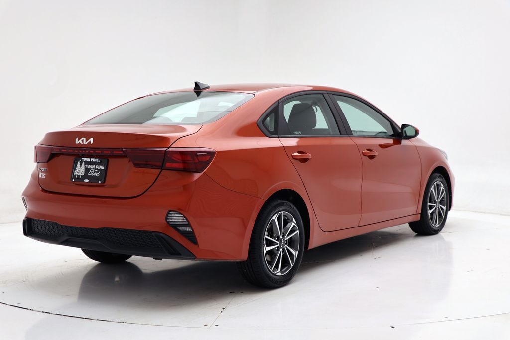 2023 Kia Forte LXS Image 8 of 26