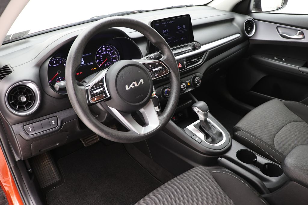 2023 Kia Forte LXS Image 13 of 26