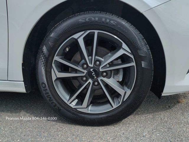 2023 Kia Forte LXS Image 11 of 26