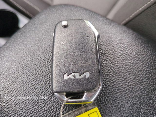 2023 Kia Forte LXS Image 24 of 26