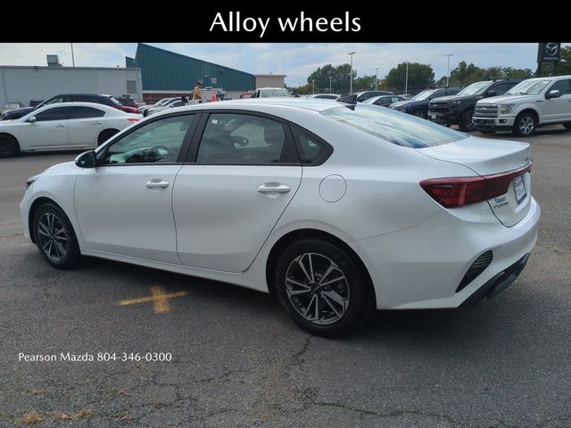 2023 Kia Forte LXS Image 9 of 26