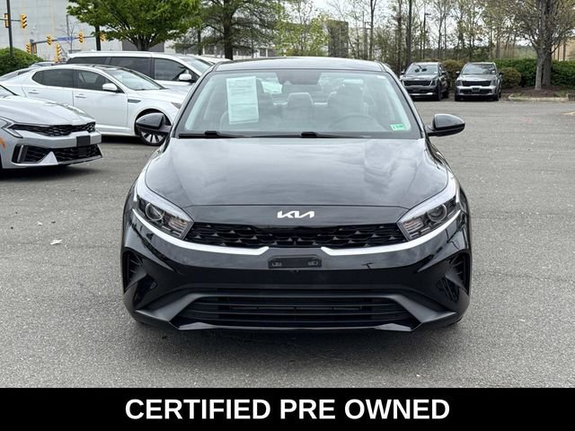 2023 Kia Forte LXS Image 2 of 28